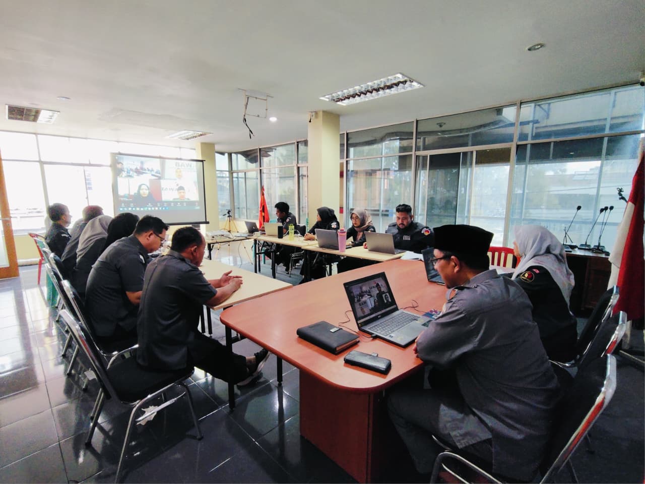 rapat 