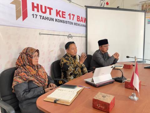 Muhamad Khadafi selaku Anggota Bawaslu Provinsi Sumatera Barat pada Rapat Koordinasi Pengelolaan Kehumasan, Peliputan dan Dokumentasi serta Informasi Publik