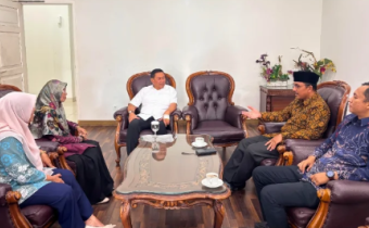 Foto Audiensi : kiri ke kanan - Leni Marlina, Eri Vatria, Ramlan Nurmatias, Ruzi Haryadi dan Ridwan Afandi